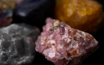 How Gemstone Colors Influence Mood and Style