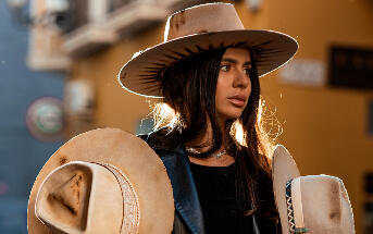 Color Trends: Autumn Hat Shades That Match the Season 2025